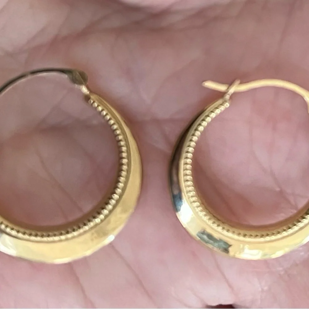 Classic Solid 14 K Gold Hoop Earrings - Elegant Women Jewelry - Picture 6 of 10